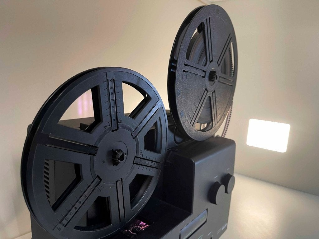 SILMA Delta 3 Sound Super 8 projector(filmspoel draait niet), Silma, N, N, Ophalen of Verzenden