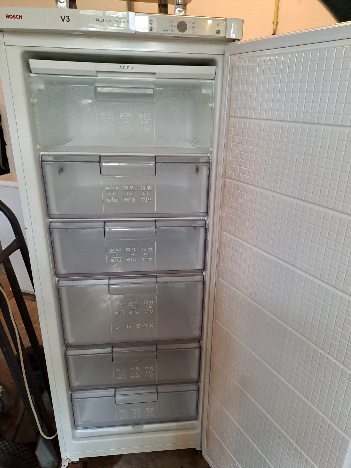 Bosch vrijstaande laden vriezer, Vrieskast, Ophalen of Verzenden, Zo goed als nieuw, Energieklasse A of zuiniger