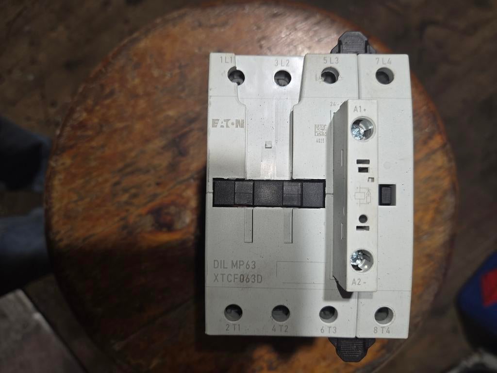 Eaton magneet schakelaar, Ophalen of Verzenden, Zo goed als nieuw, Schakelaar