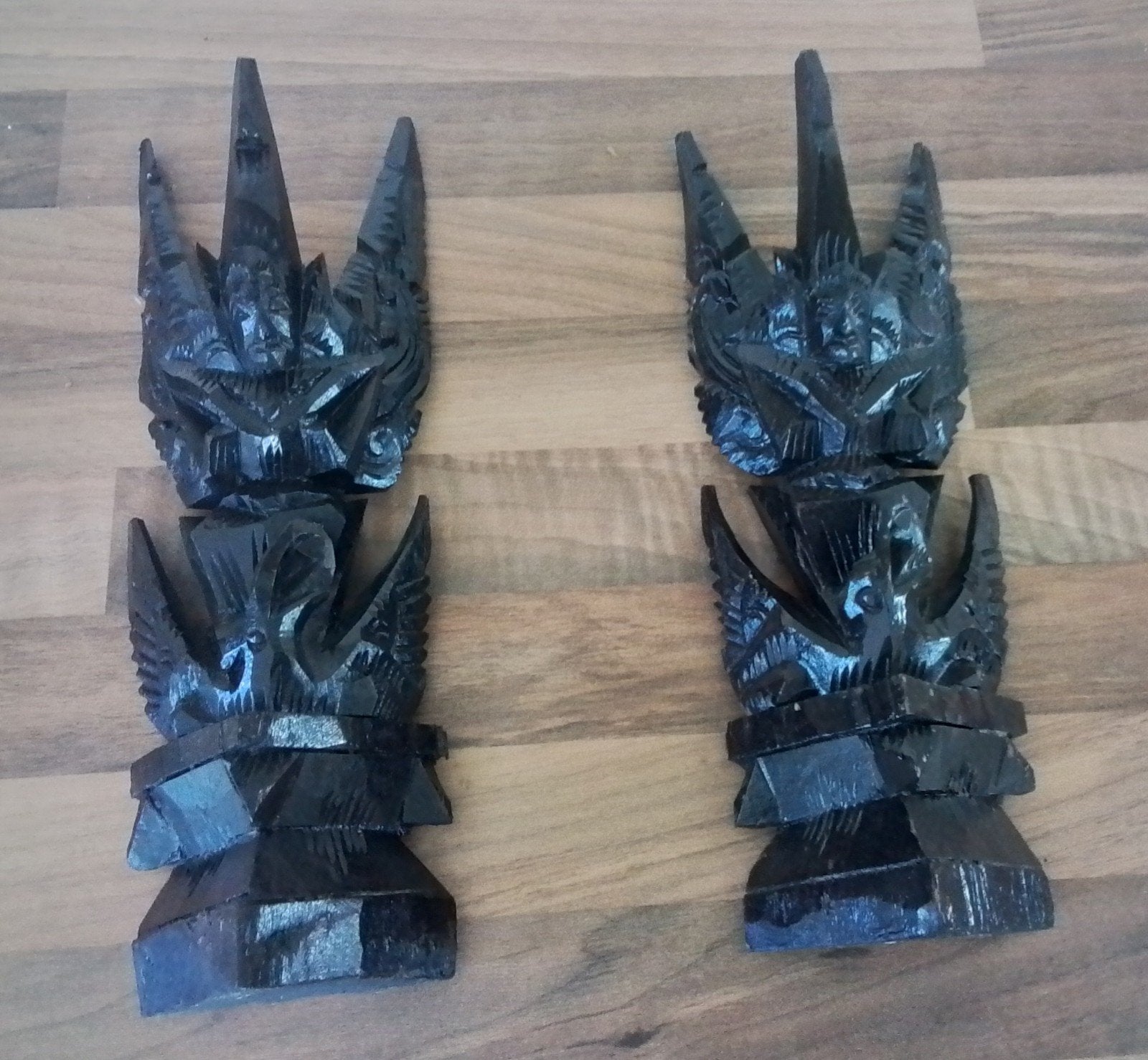 2 houten Balinese Garuda beeldjes, 28 cm, Ophalen of Verzenden, Zo goed als nieuw, Hout