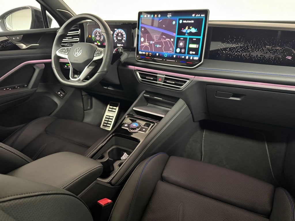 Volkswagen Tiguan 1.5 eHybrid 3 x R-Line Black Style 272 PK, Auto's, Zwart, Met garantie (alle), Zwart, Hybride Elektrisch/Benzine