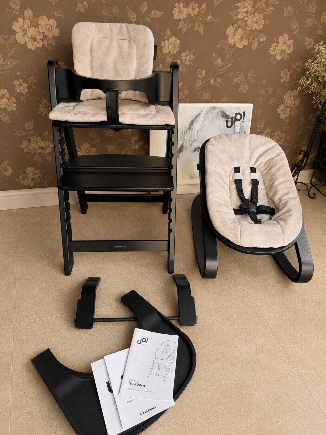 Kidsmill Up Kinderstoel met Newborn Set en Eetblad, Kinderen en Baby's, Kinderstoelen, Ophalen, Zo goed als nieuw, Meegroeistoel
