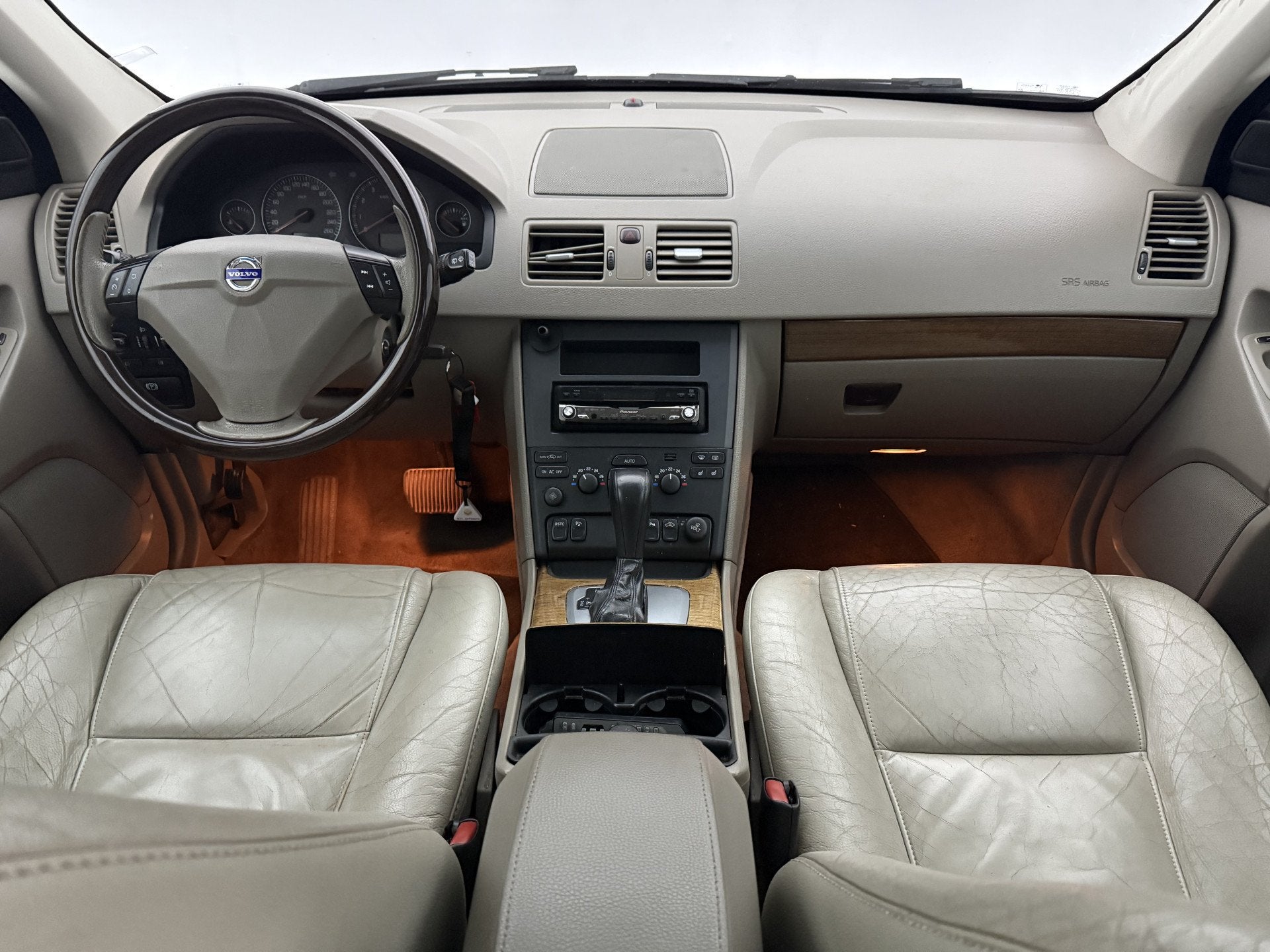 Volvo XC90 2.5 T Momentum 7p. | Export | Youngtimer | Clima, Auto's, Volvo, Automatische klimaatregeling, Gebruikt, 1991 kg, 7 stoelen