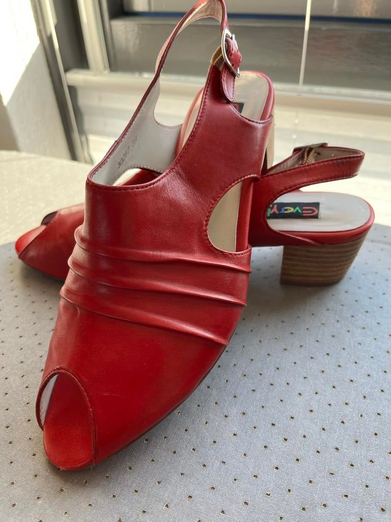 Everybody dames schoenen rood maat 39, Ophalen of Verzenden, Zo goed als nieuw, Rood