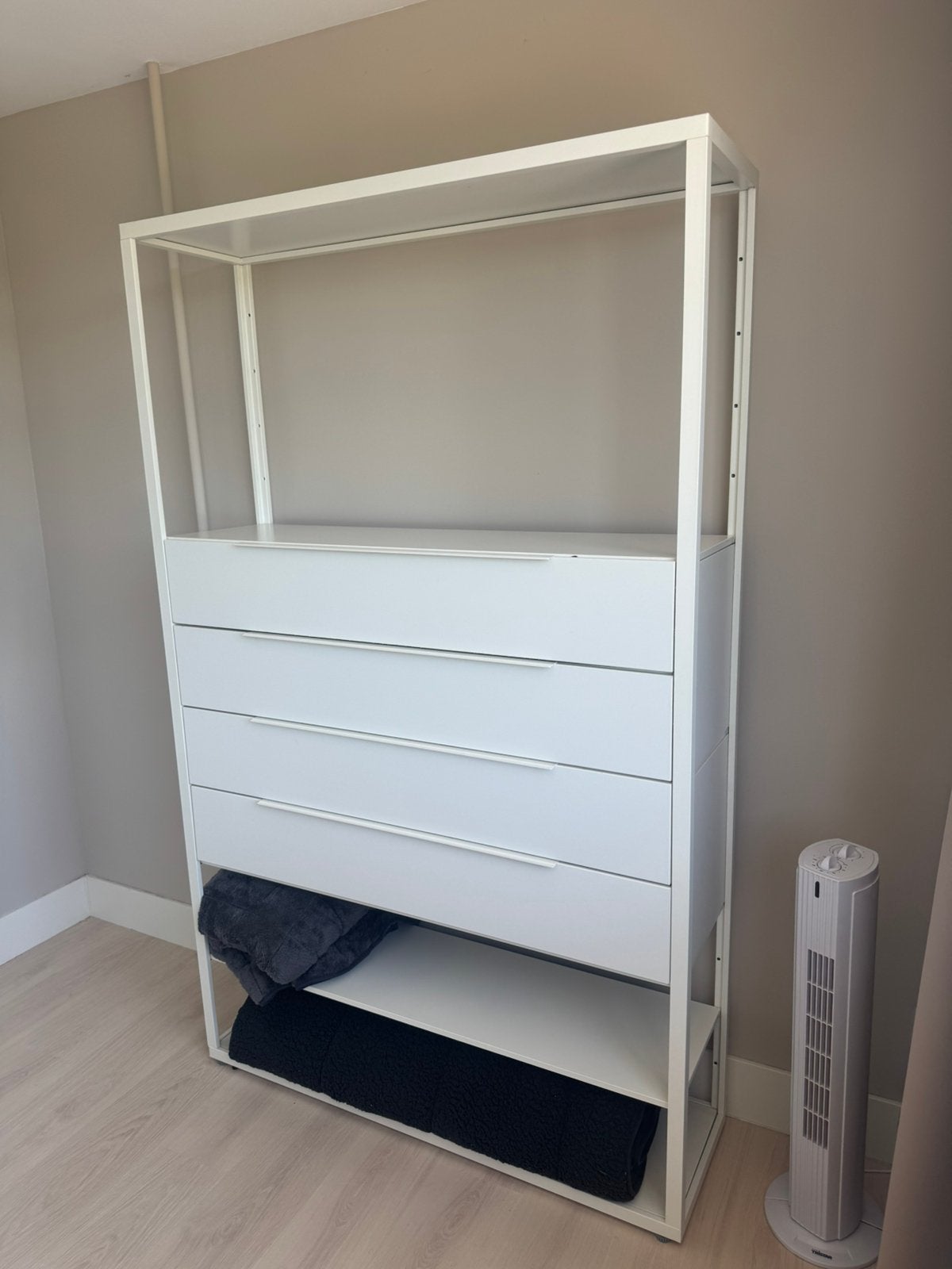 Mooie witte stalen kast met 4 lades, Zo goed als nieuw, Minder dan 100 cm, 25 tot 50 cm, 50 tot 100 cm