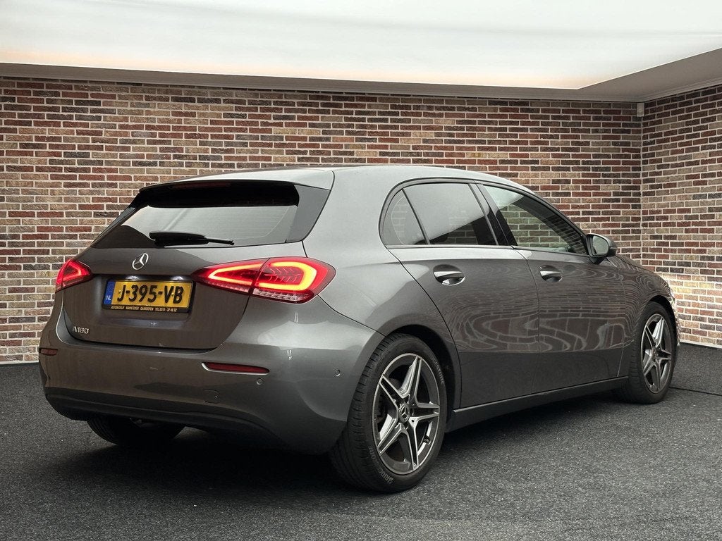Mercedes-Benz A-klasse 180 Business Solution | LED| Widescre, Gebruikt, 4 cilinders, Origineel Nederlands, Bedrijf
