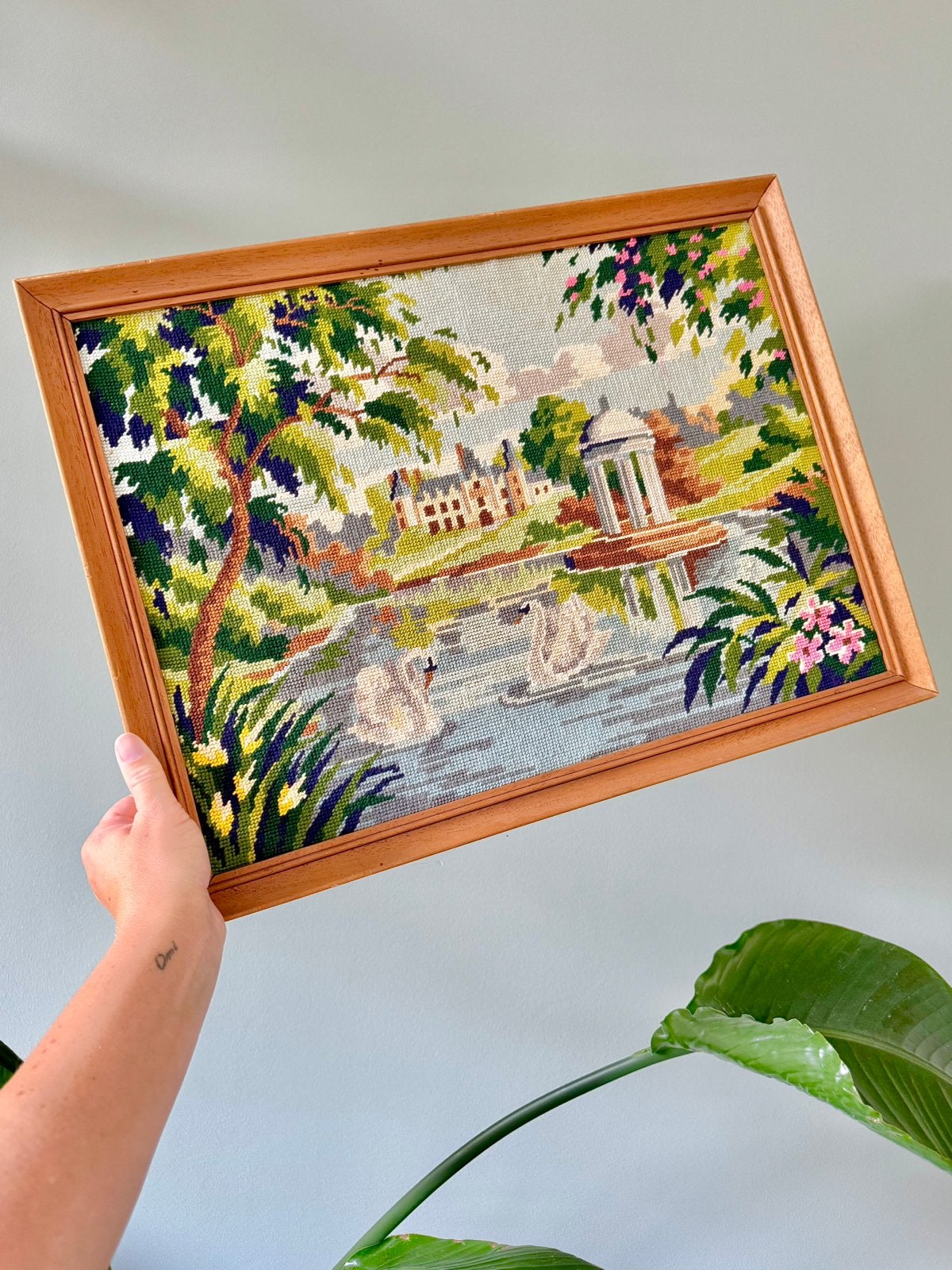 Vintage geborduurde zwanen lijst wandkleed wanddecoratie, Ophalen of Verzenden, Gebruikt