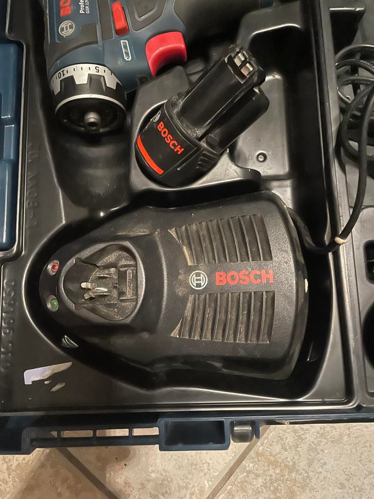 Bosch Professional GSR 12V, Gebruikt, Variabele snelheid, Ophalen of Verzenden, Boor- en Schroefmachine