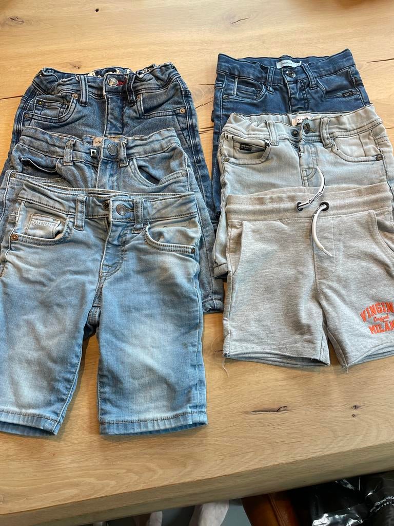 Grote set kleding: Broeken (104) & Shirts (110) Vingino, Sto, Ophalen of Verzenden, Gebruikt, Overige maten