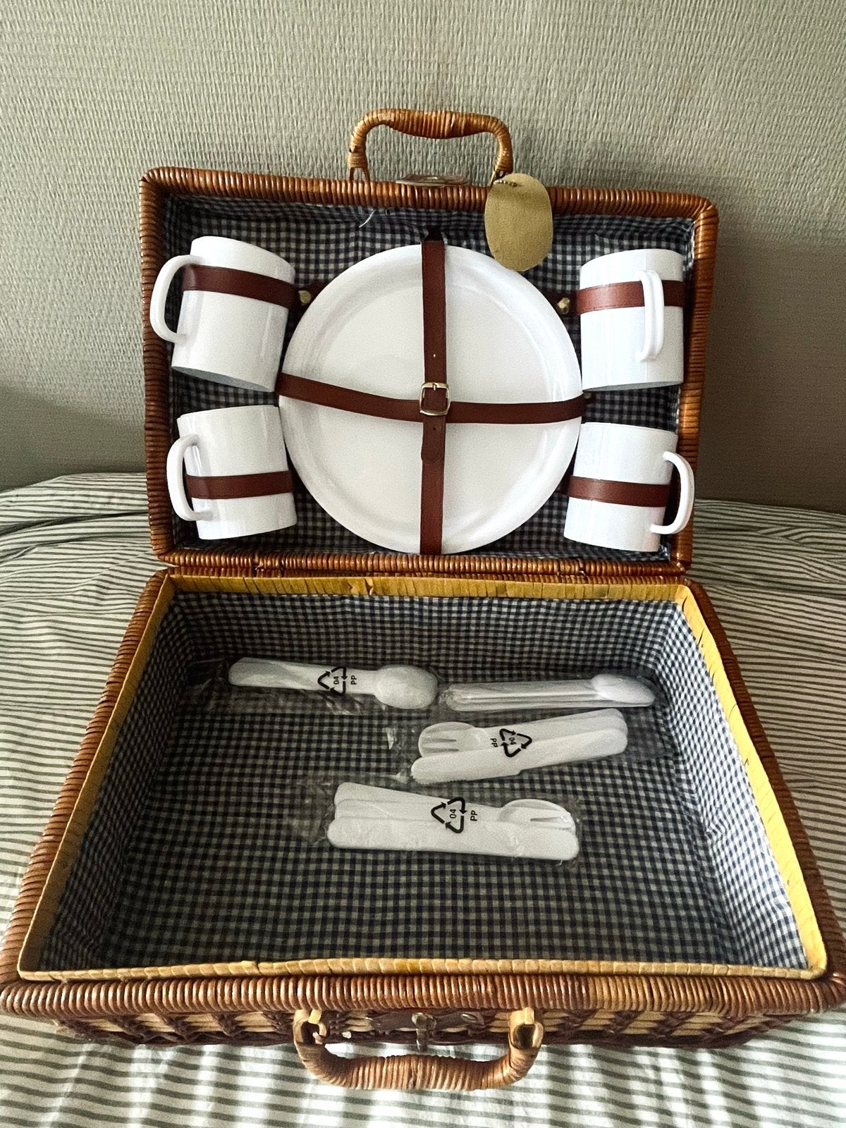 Picknickmand met servies voor 4 personen, Ophalen, Nieuw