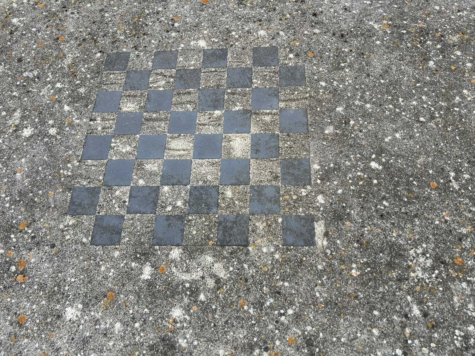 Schaaktafel van beton met metalen onderstel - Opknapper, Ophalen, Gebruikt, Rechthoekig, Metaal