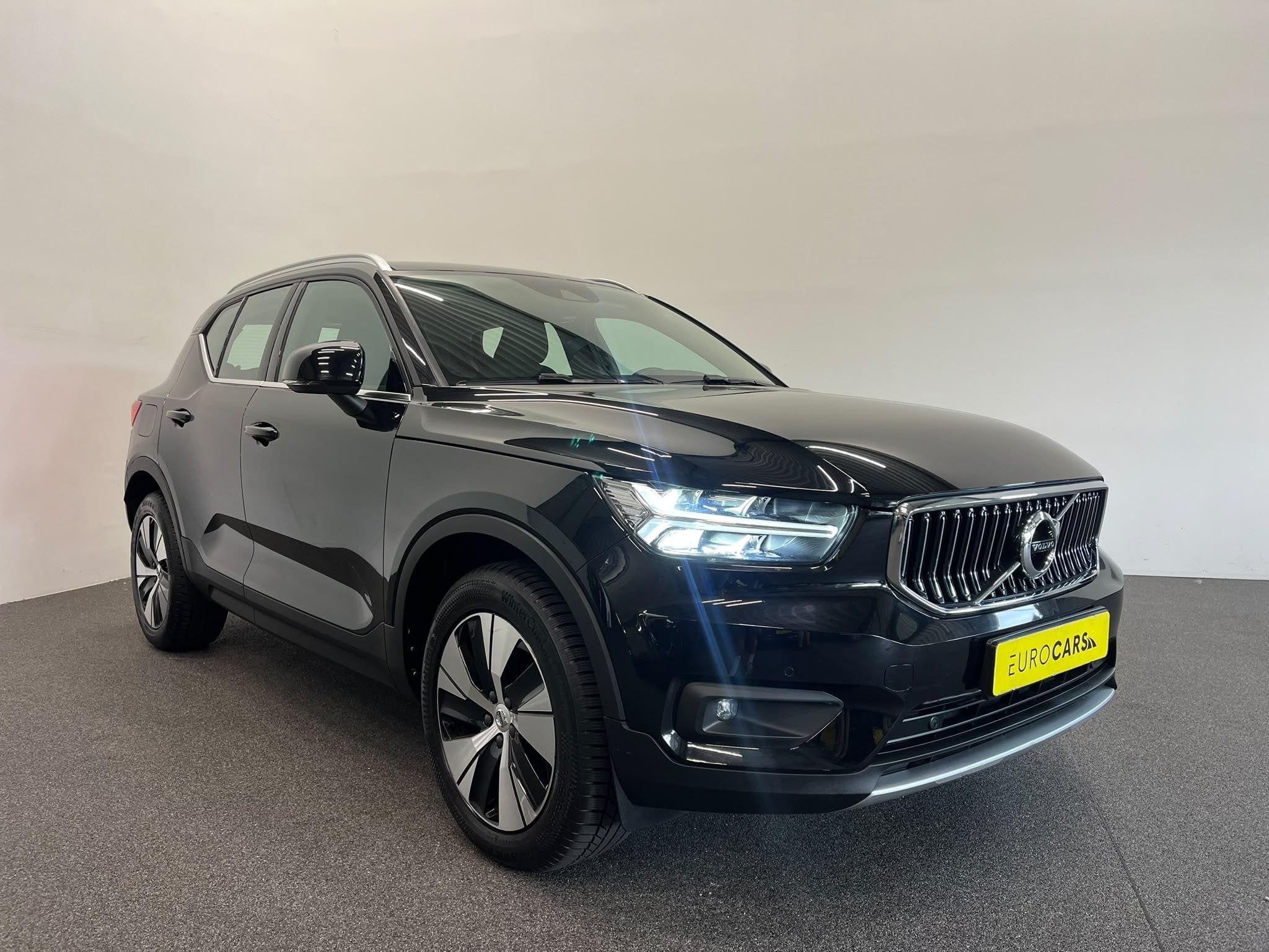 Volvo XC40 1.5 T4 Recharge Inscription Expression Wegklapbar, Auto's, Volvo, Stof, 1712 kg, Zwart, Plug-in hybride