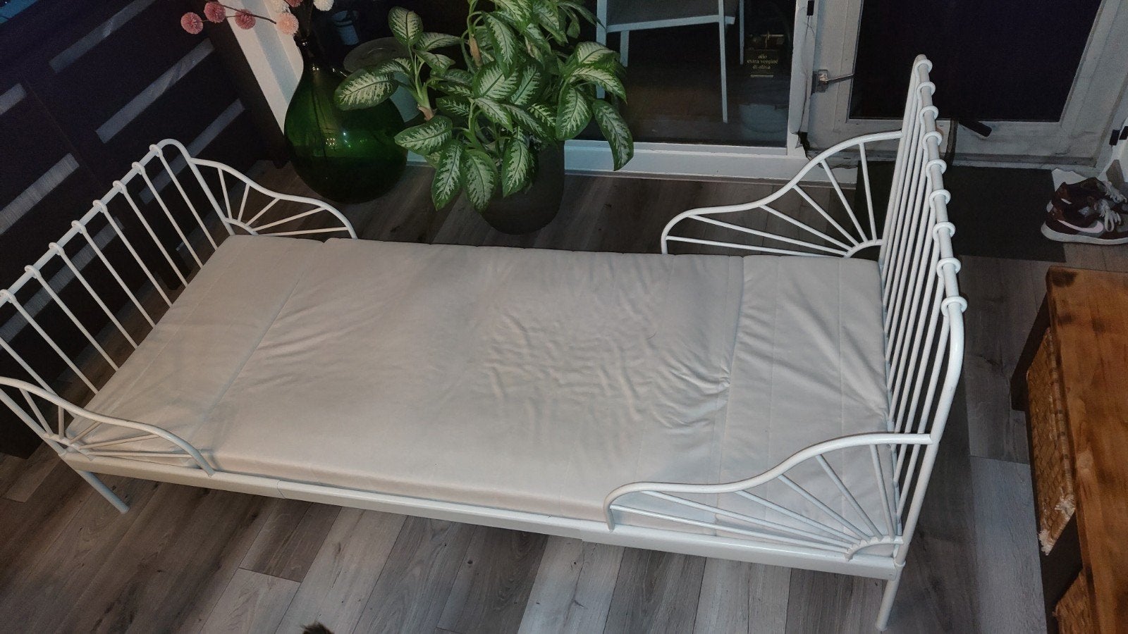 Minnen meegroeibed wit + Nattsmig foammatras, Ophalen, Eenpersoons, Wit, 80 cm
