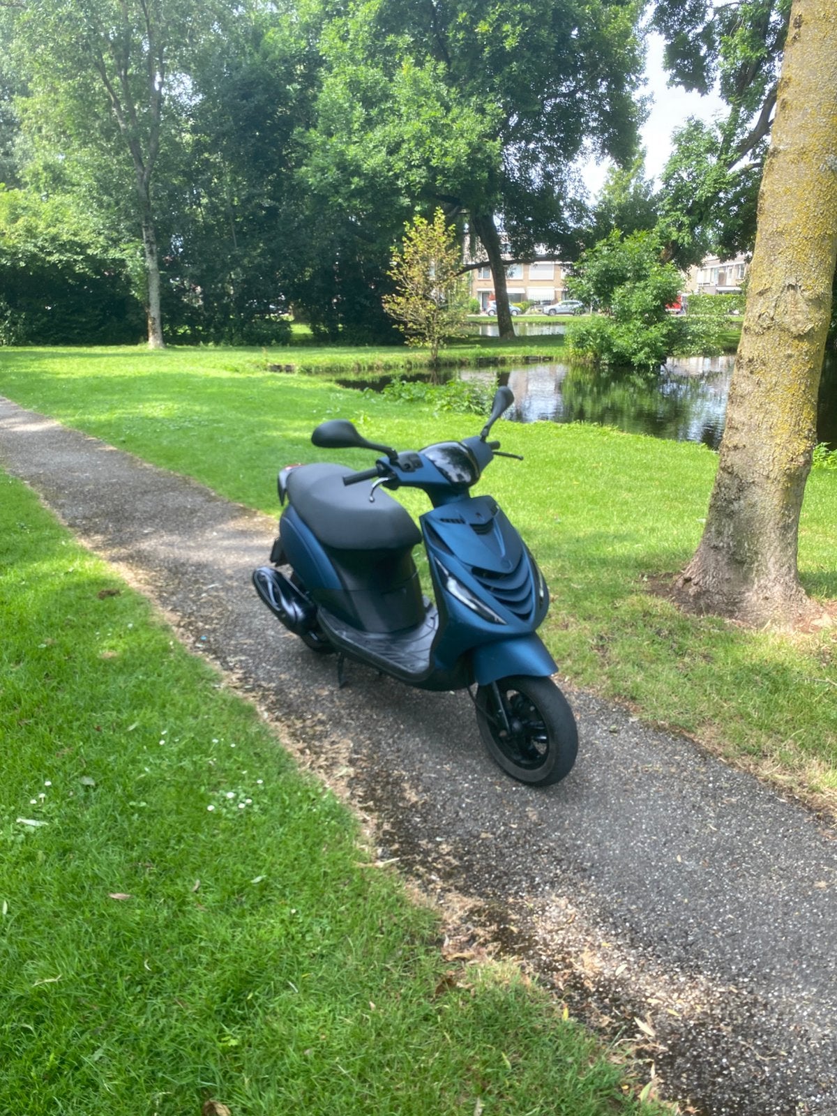 Piaggio zip 4t 50cc 2011, Fietsen en Brommers, Scooters | Piaggio, Zo goed als nieuw, Zip, Benzine, Ophalen