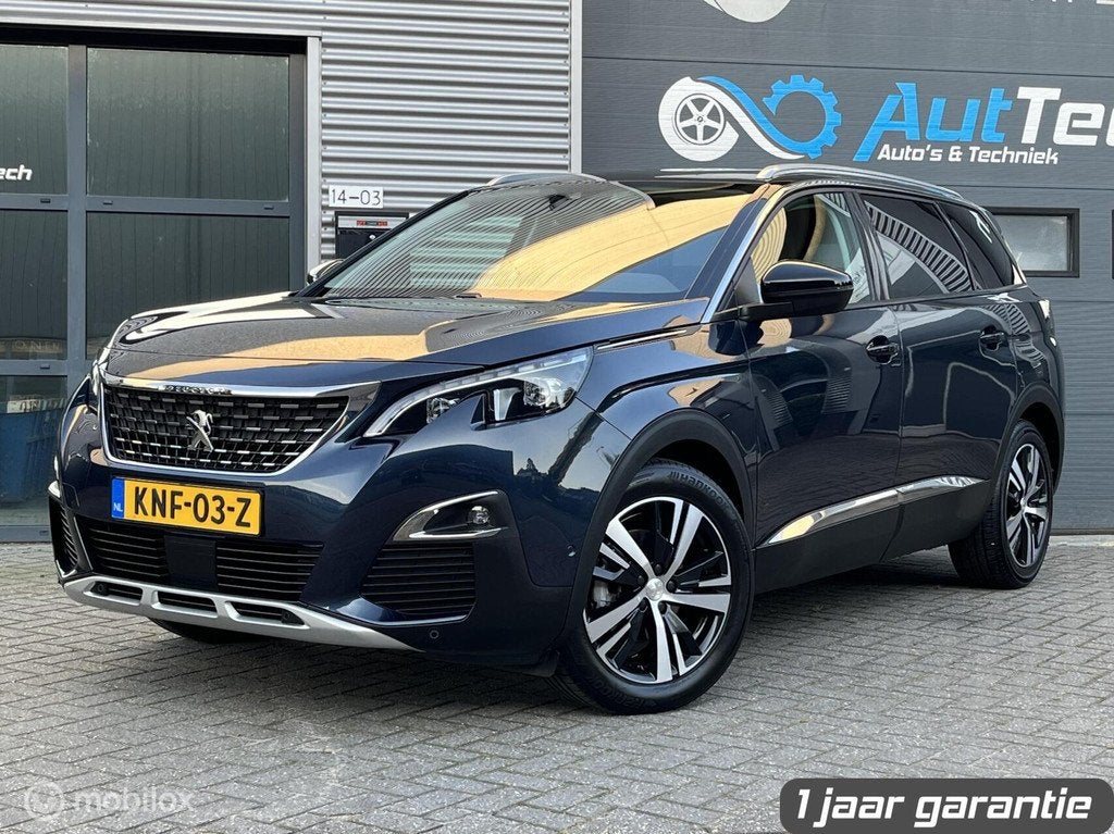 Peugeot 5008 1.2 PureTech Automaat ACC CarPlay Keyless, Auto's, Peugeot, Gebruikt, Euro 6, 1199 cc, 7 stoelen