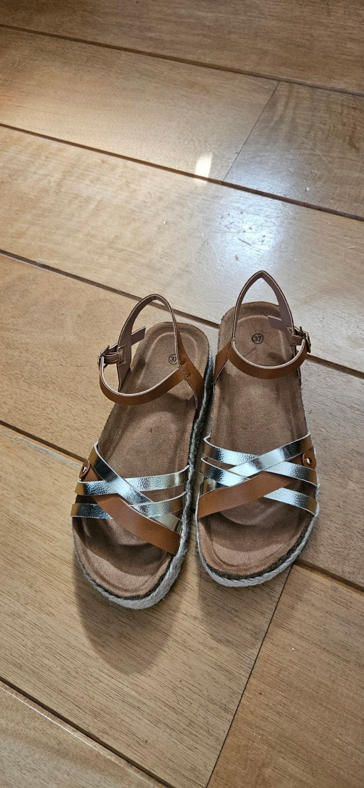 Stijlvolle sandalen maat 37 - Perfect voor de zomer!, Ophalen of Verzenden, Gedragen, Bruin, Sandalen of Muiltjes