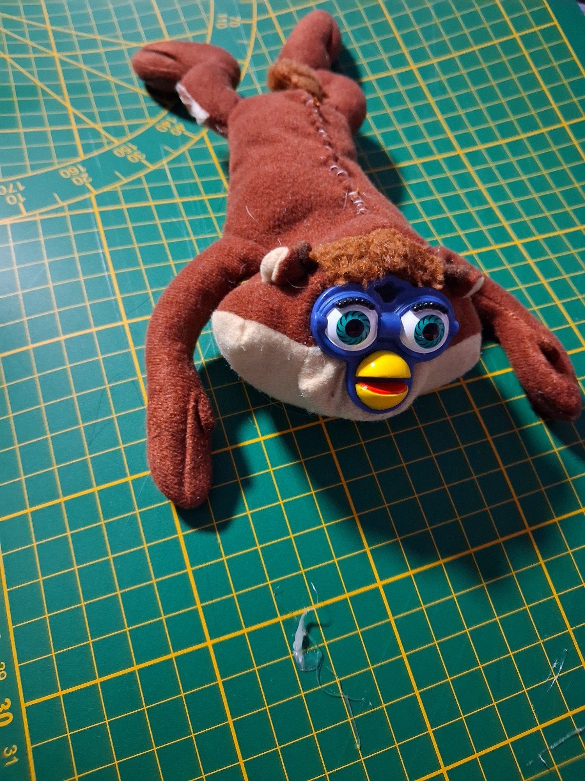 Unieke Furby knuffel - Bruin met blauwe ogen, Gebruikt, Overige merken, Overige typen, Ophalen of Verzenden
