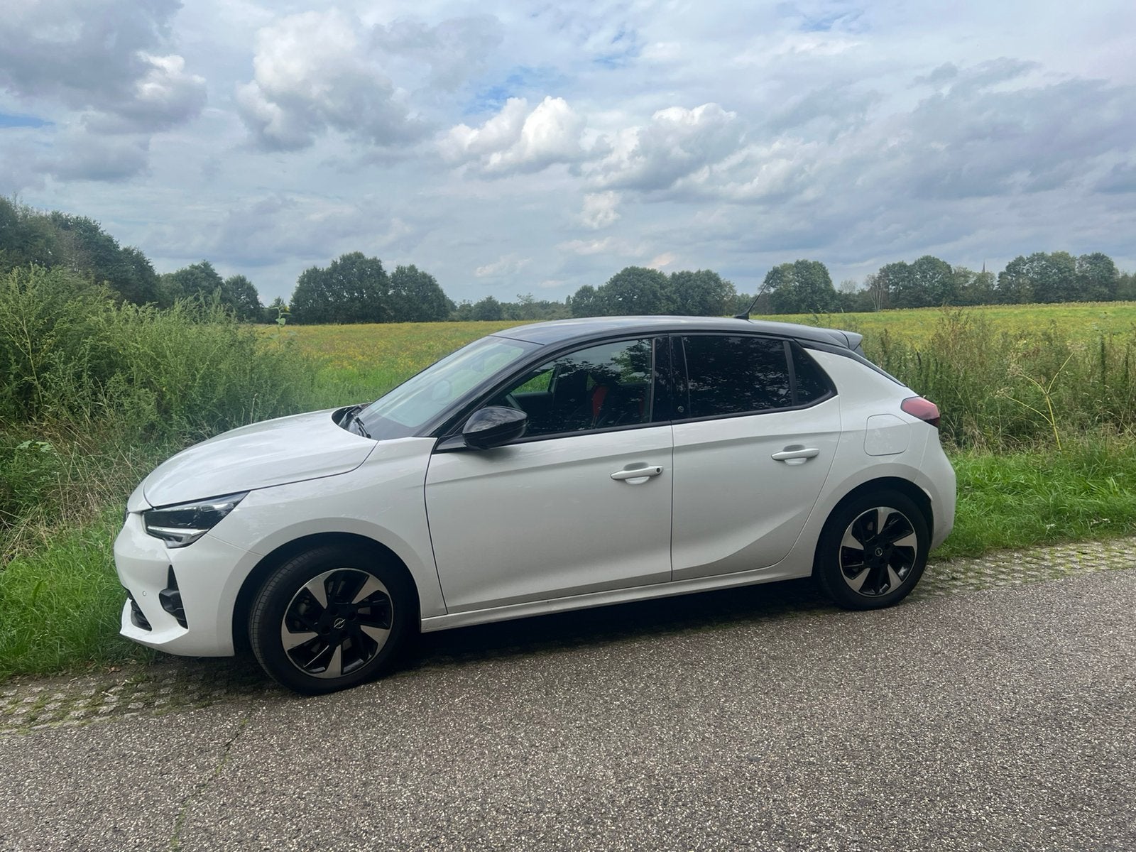Foto 4 van Opel Corsa 50kWh 136pk Aut 2021 Wit
