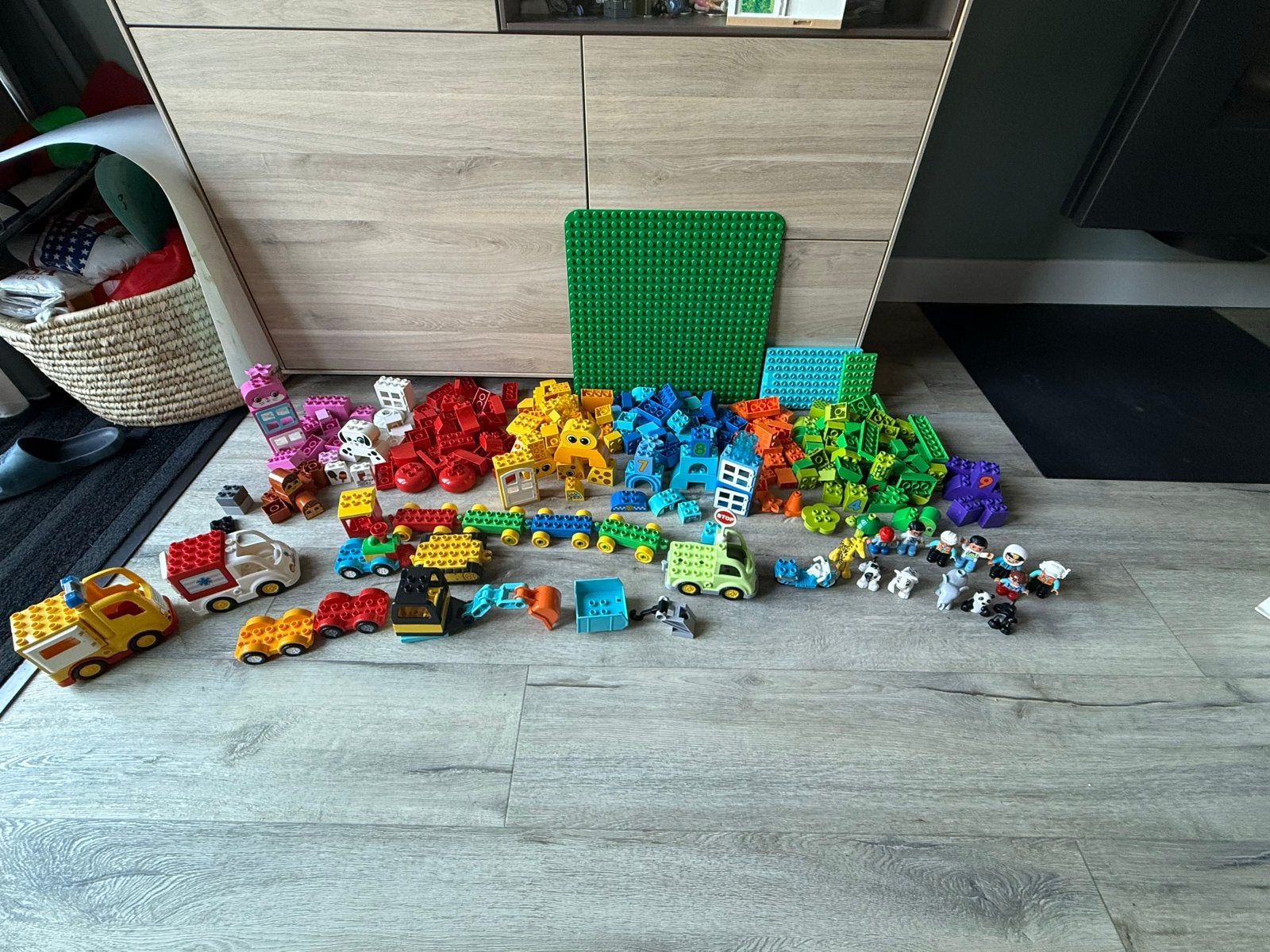 Grote verzameling Duplo met grondplaten en figuren, Ophalen, Inclusief minifiguren, Gebruikt, Duplo