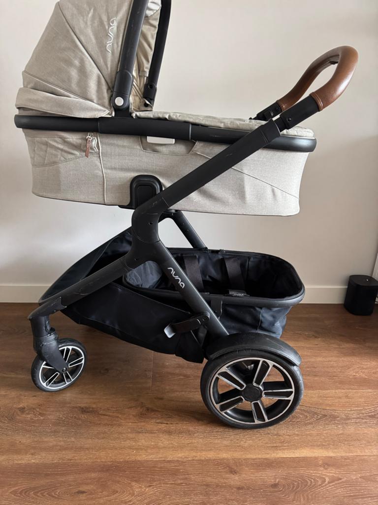 Nuna Demi Grow kinderwagen complete set hazelwood, Kinderen en Baby's, Kinderwagens en Combinaties, Zo goed als nieuw, Ophalen