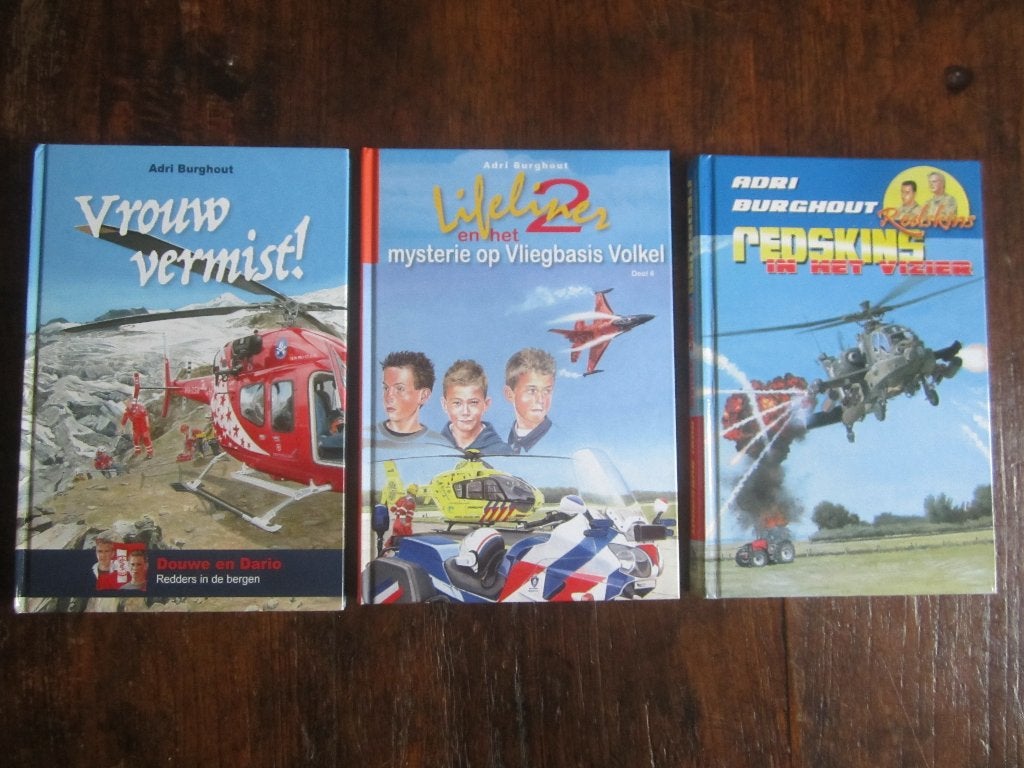Adri Burghout lifeliner 4 mysterie vliegbasis/Douwe en Dario, Boeken, Ophalen of Verzenden, Zo goed als nieuw