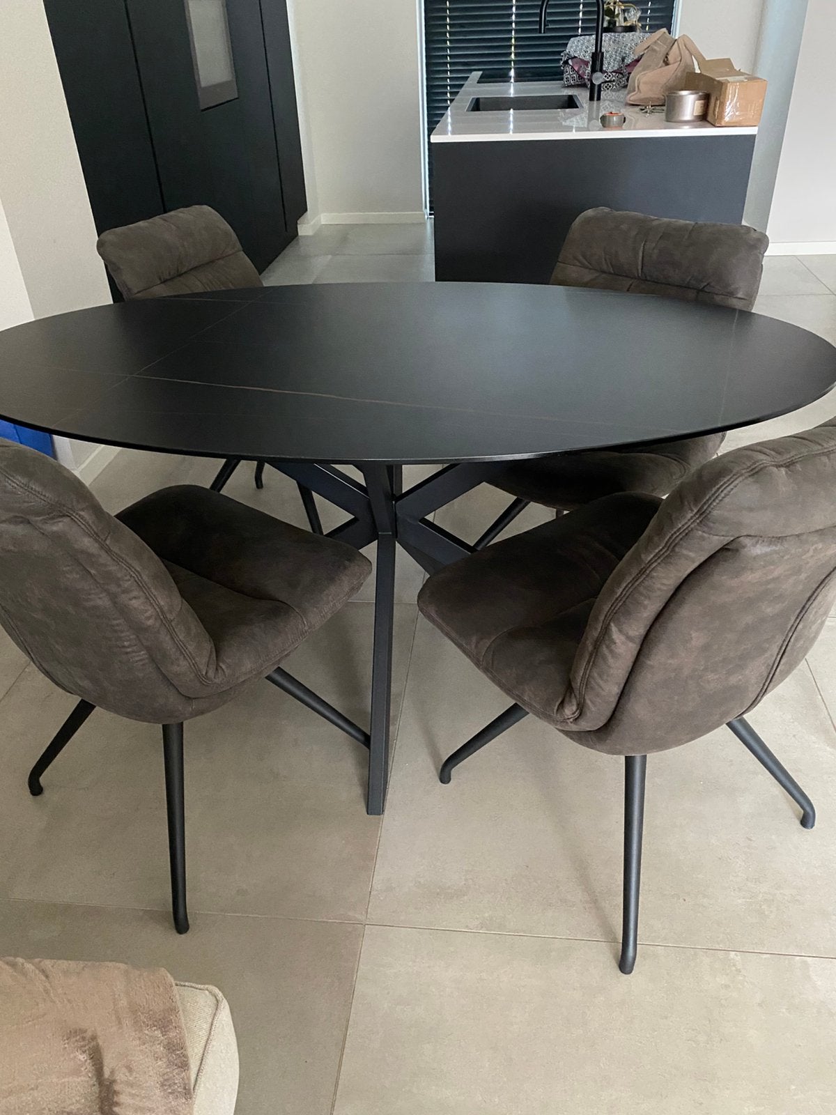 Eethoek met 4 stoelen, Ophalen, Zo goed als nieuw, Ovaal, 50 tot 100 cm