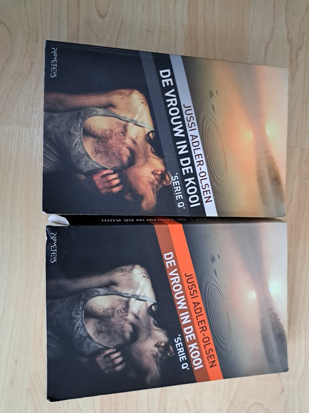 De Vrouw in de Kooi - Jussi Adler-Olsen (2 boeken), Boeken, Ophalen of Verzenden, Zo goed als nieuw, Jussi Adler-Olsen