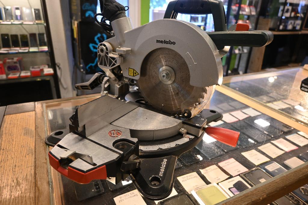 Metabo KS216M Lasercut Afkortzaag, Gebruikt, -, Ophalen of Verzenden, Info@buy-sell.nl