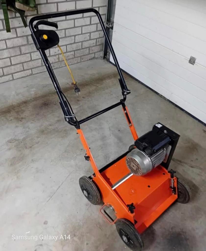 Eliet Verticuteer machine elektrisch te huur, Tuin en Terras, Ophalen, Zo goed als nieuw, Elektrisch