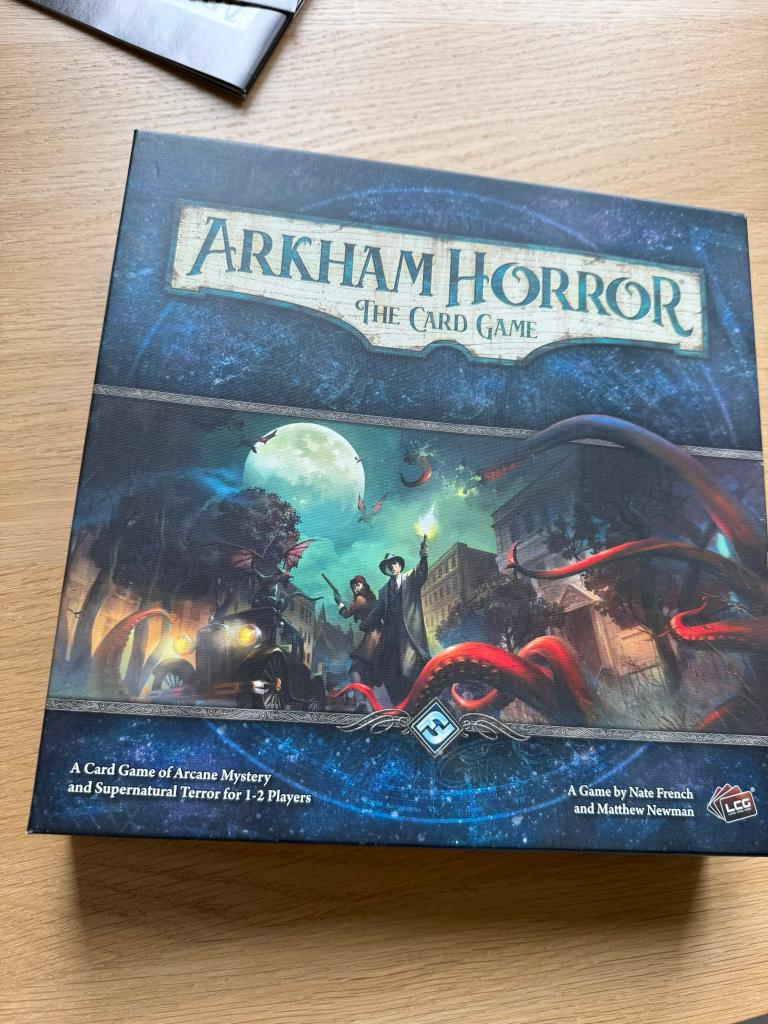 Arkham Horror: The Card Game — nooit gespeeld, Een of twee spelers, Ophalen of Verzenden, Zo goed als nieuw