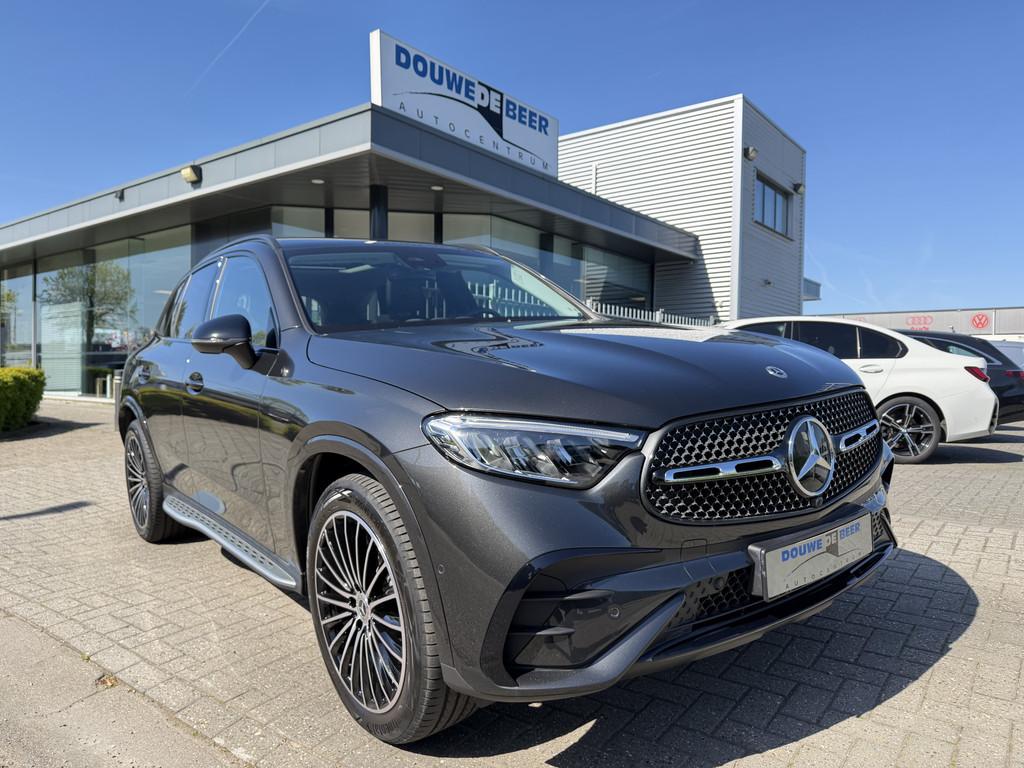 Mercedes-Benz GLC 300e 4MATIC AMG Line Pano-Dak | Trekhaak |, Automaat, 12 maanden, Gebruikt, Adaptive Cruise Control