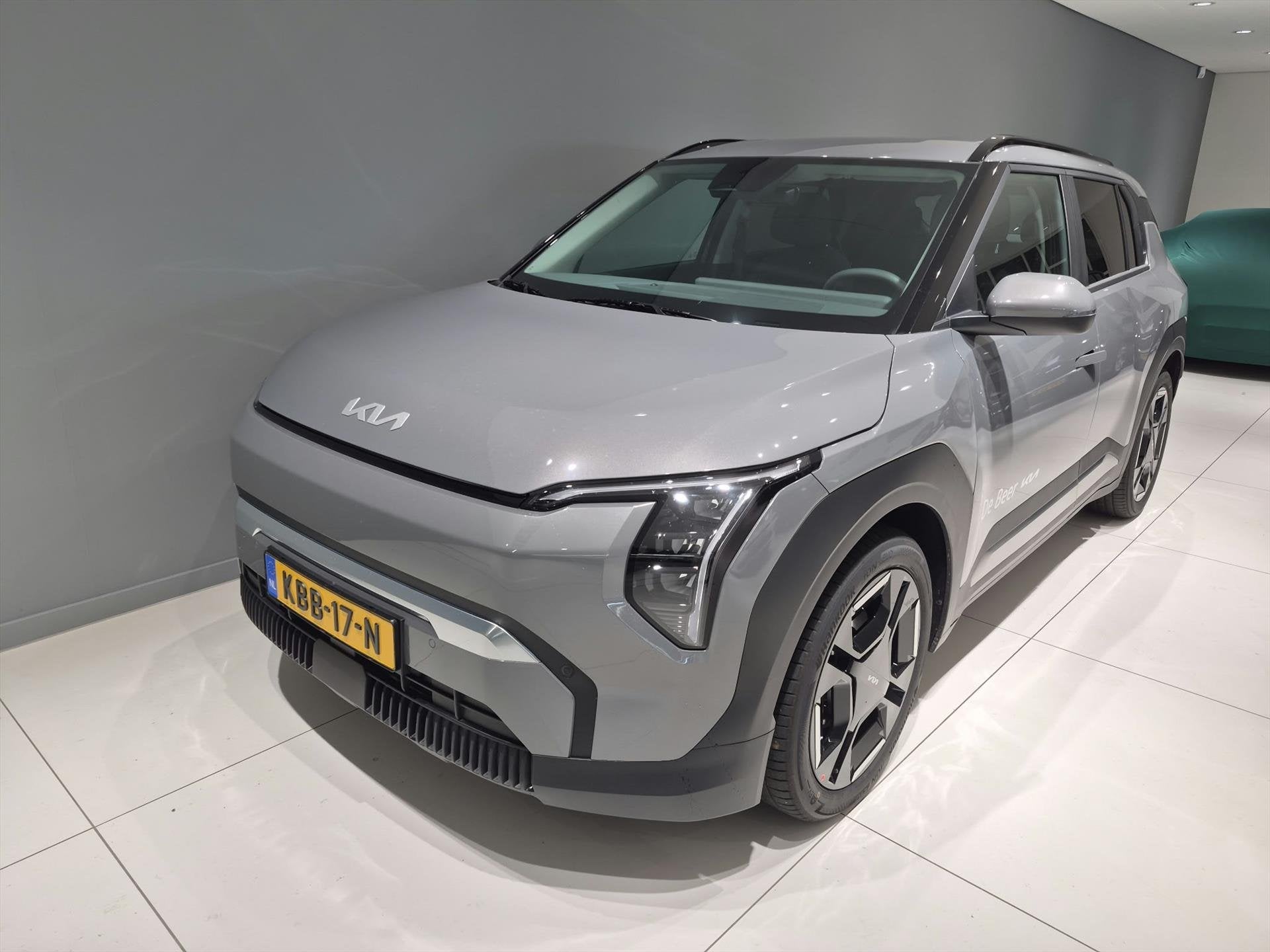 Kia Ev3 81,4 kWh 204pk Plus Navi/ Clima/ stoelv/ 19" LM, Auto's, Automaat, Stof, Gebruikt, Zwart
