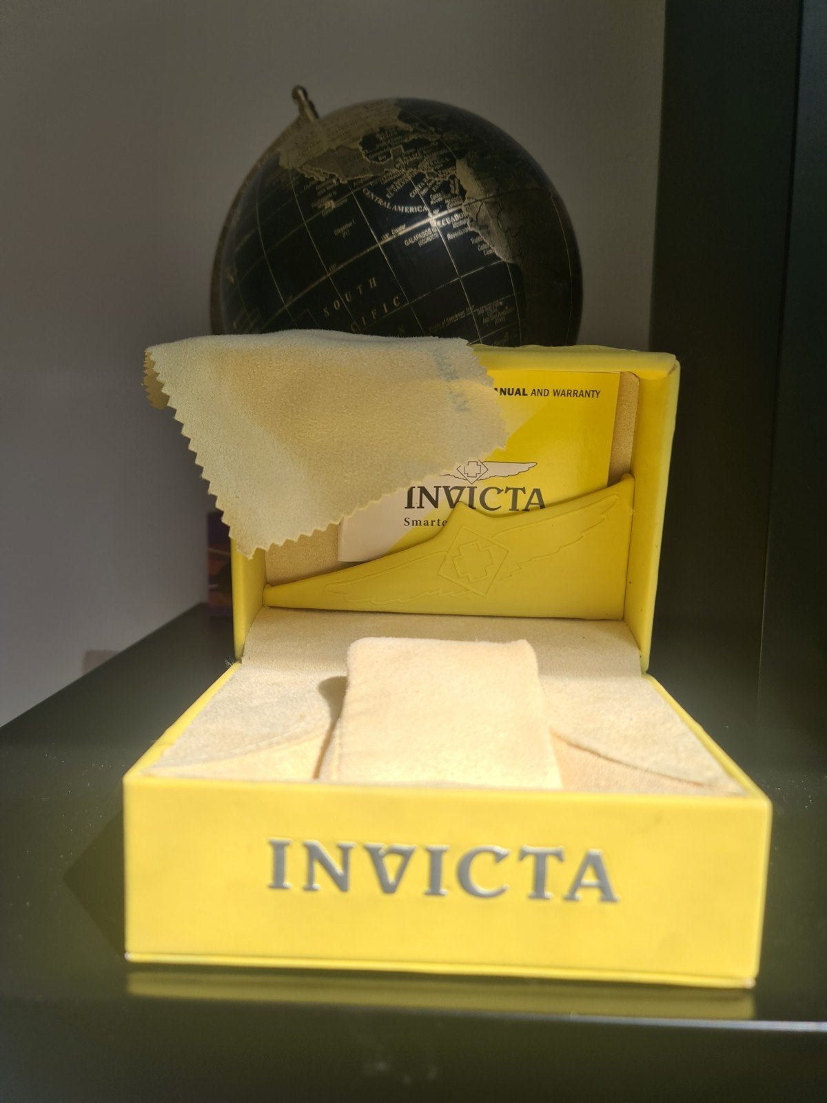 Invicta horlogedoos - Geel, Sieraden, Tassen en Uiterlijk, Overige Accessoires, Ophalen of Verzenden, Zo goed als nieuw