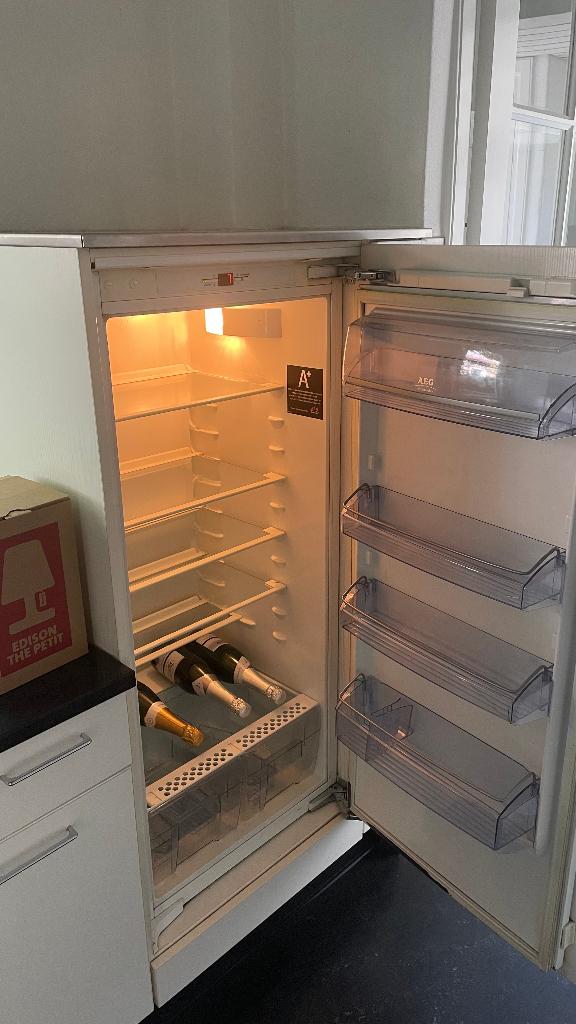 AEG inbouw koelkast A+ klasse, Witgoed en Apparatuur, Koelkasten en IJskasten, Ophalen, 150 tot 200 liter, Zonder vriesvak, 120 tot 140 cm