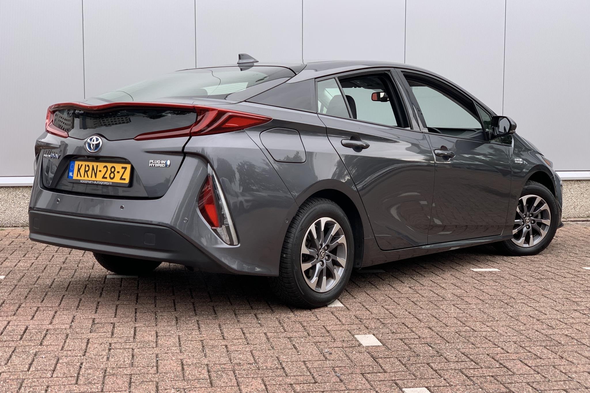 Toyota Prius 1.8 Plug-in Business Plus | Head-Up Display | S, Stof, Gebruikt, 4 cilinders, 122 pk