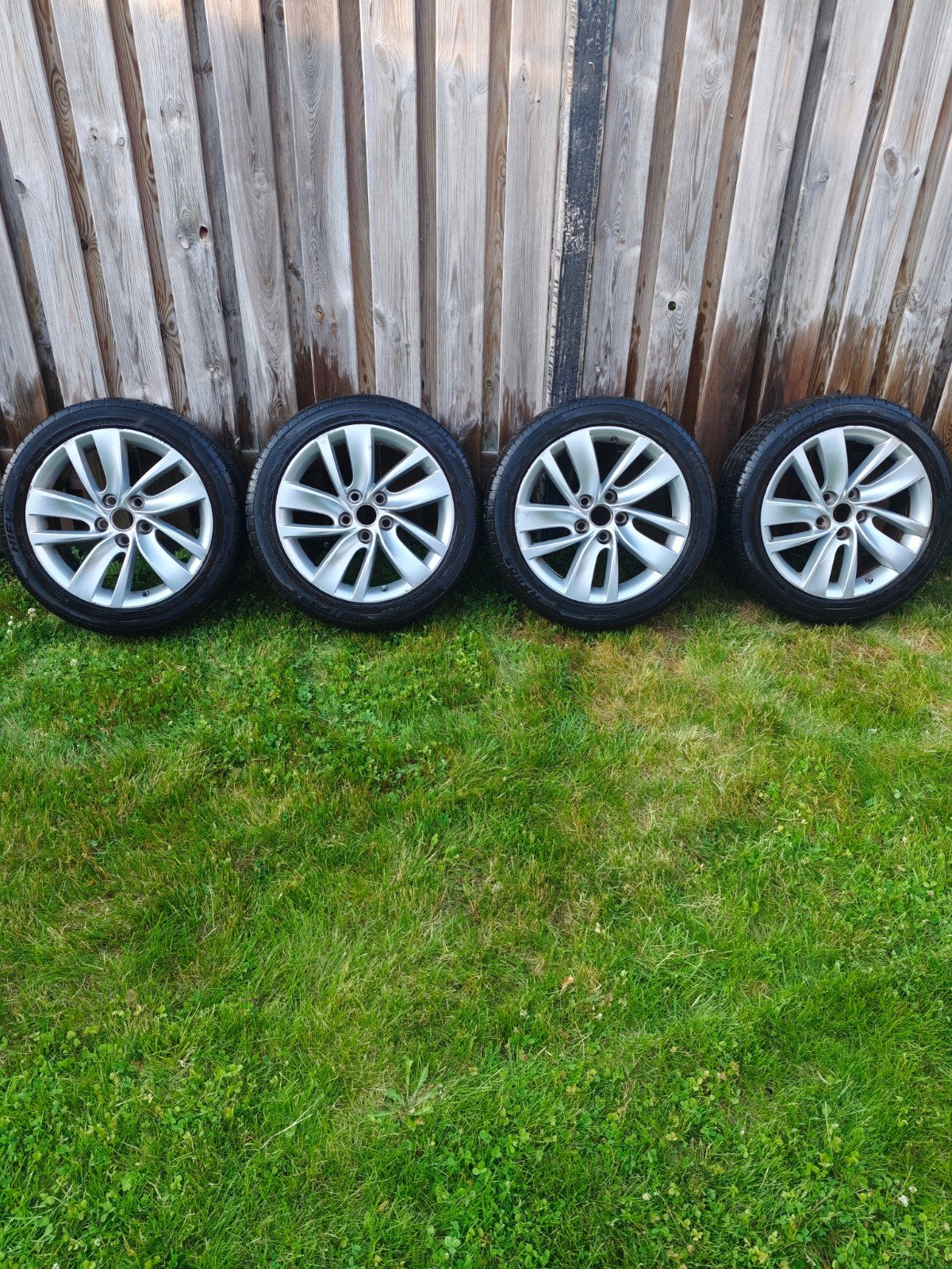 18" velgen met zomerbanden en bandendruk sensoren., Auto-onderdelen, Banden en Velgen, Ophalen, 18 inch, 245 mm, Velg(en)