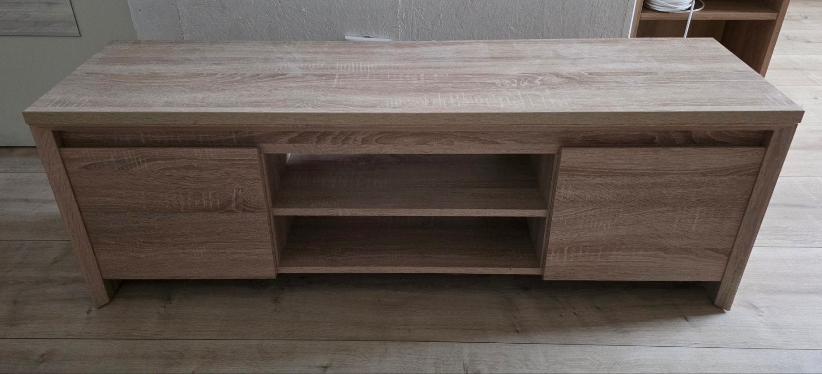 TV kast met 2 deuren - L138 x H48 x D38 cm, Ophalen, 100 tot 150 cm, Zo goed als nieuw, Minder dan 100 cm
