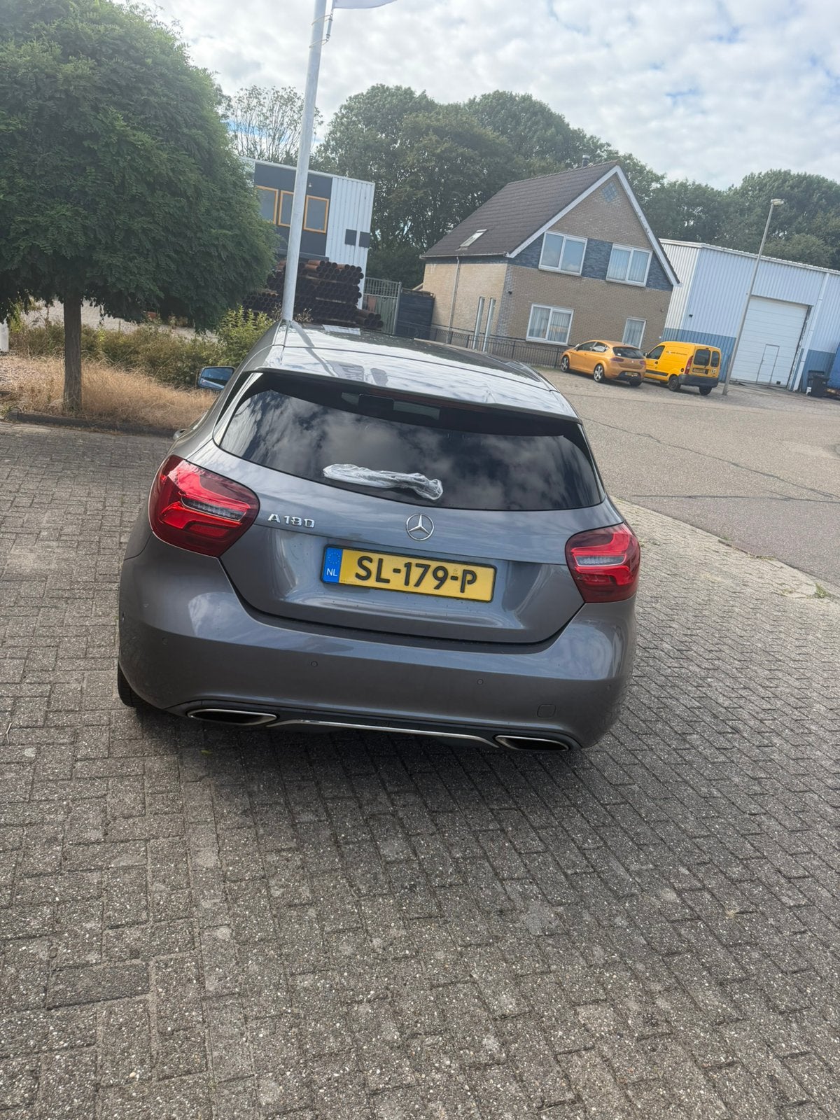 Mercedes-Benz A-Klasse A 180 Blueefficiency 122pk 7G-DCT, 1295 kg, 4 cilinders, 122 pk, 1595 cc