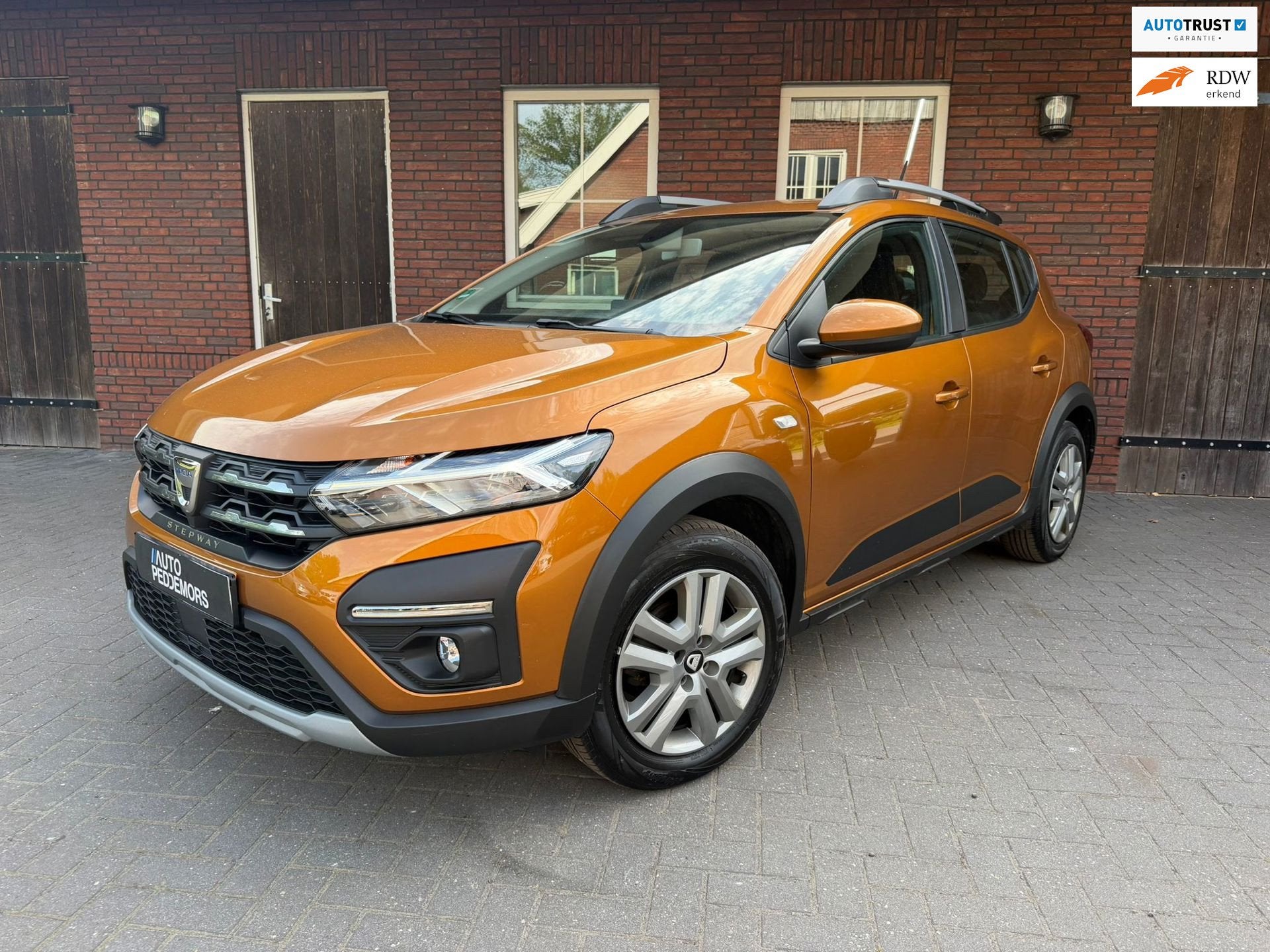 Dacia Sandero Stepway 1.0 TCe 90 Essential |Trekhaak| LED| C, Auto's, Dacia, Voorwielaandrijving, Stof, Gebruikt, Zwart