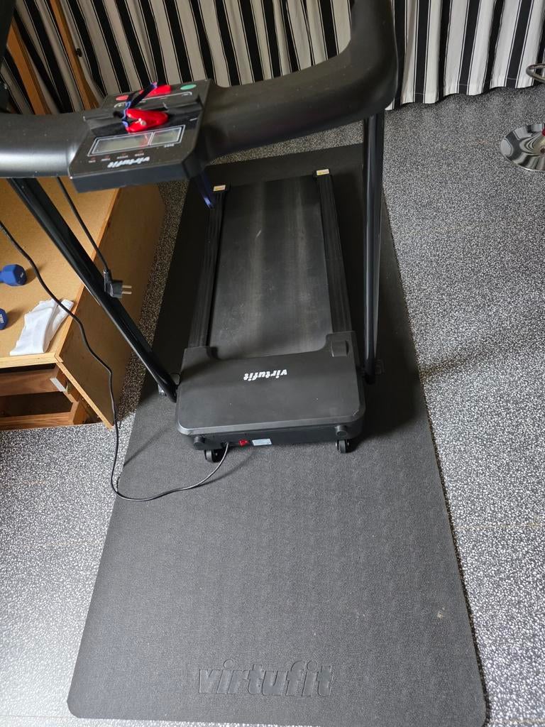 VirtuFit Loopband TR50i - Compact en Opvouwbaar, Ophalen, Gebruikt, Metaal, Loopband