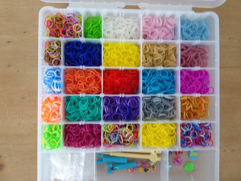 Rianbow Loombands, diverse kleuren in opbergdoos, Overige thema's, Meerkleurig, Ophalen of Verzenden, Zo goed als nieuw