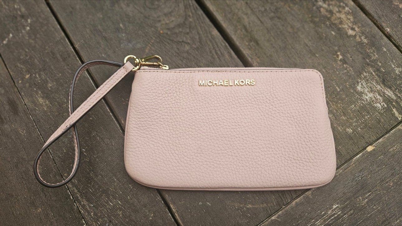 Michael Kors polstasje in zachtroze leer, Sieraden, Tassen en Uiterlijk, Overige merken, Nieuw, Ophalen of Verzenden, Roze