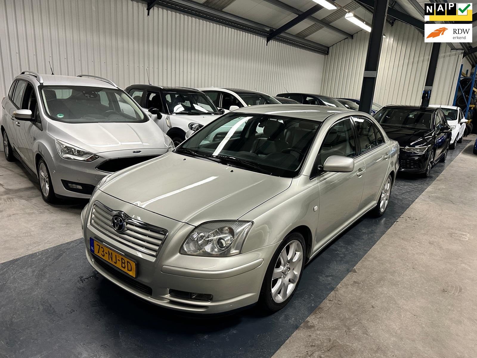 Toyota Avensis 2.0 VVTi Linea Luna, 1998 cc, 4 cilinders, Origineel Nederlands, Bedrijf