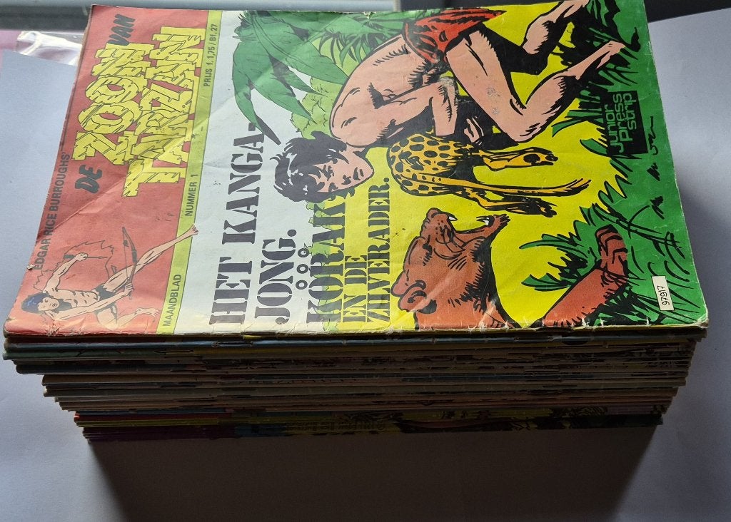 Zoon van Tarzan (maandblad) -stapel comics 39st- JuniorPress, Gelezen, Europa, Ophalen of Verzenden, Meerdere comics