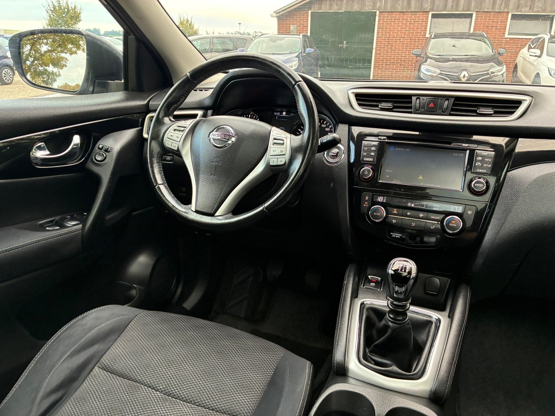 Nissan Qashqai 1.2 Premier Edition | Panodak + Navi + Clima, Auto's, Voorwielaandrijving, Euro 5, Gebruikt, 4 cilinders