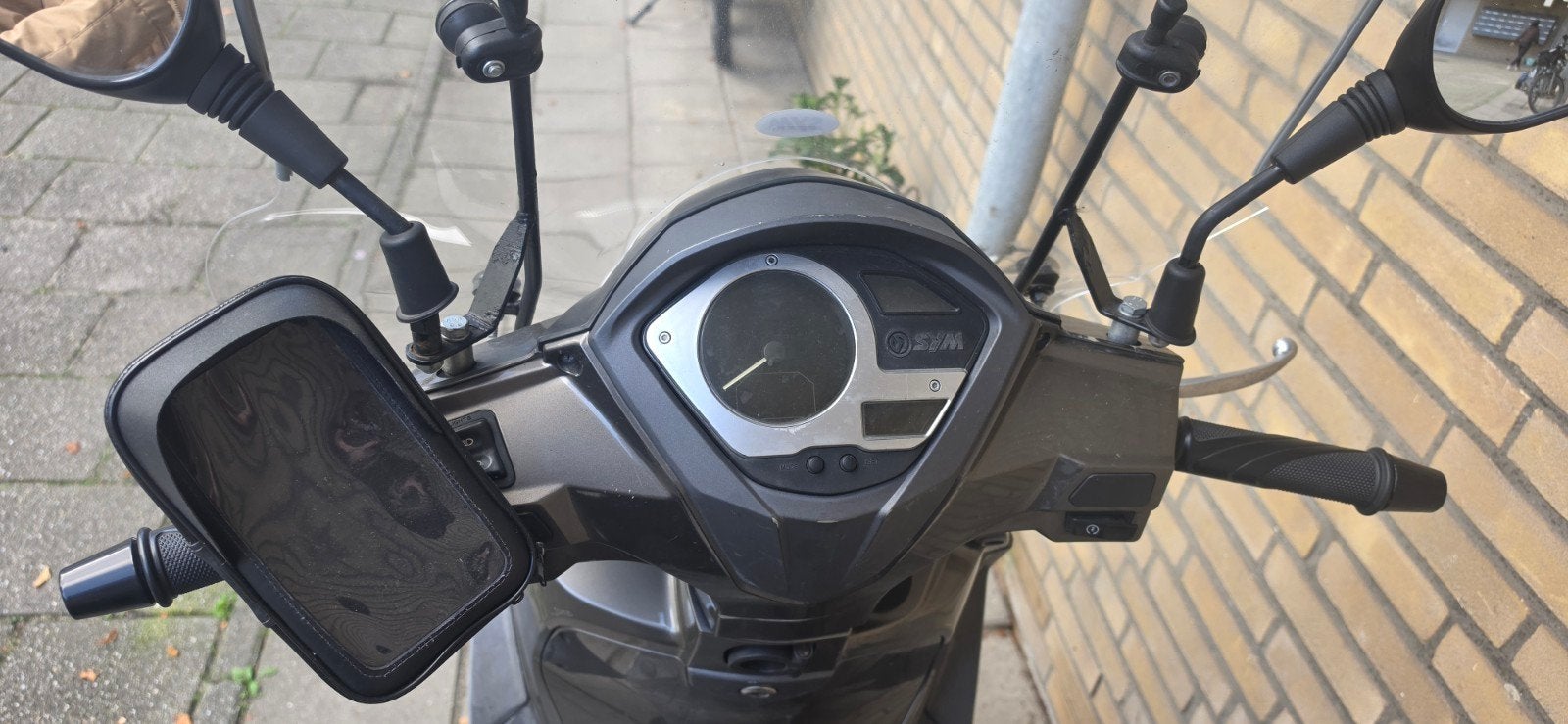 Foto 5 van scooter SYM Symphony ST  ( geel )