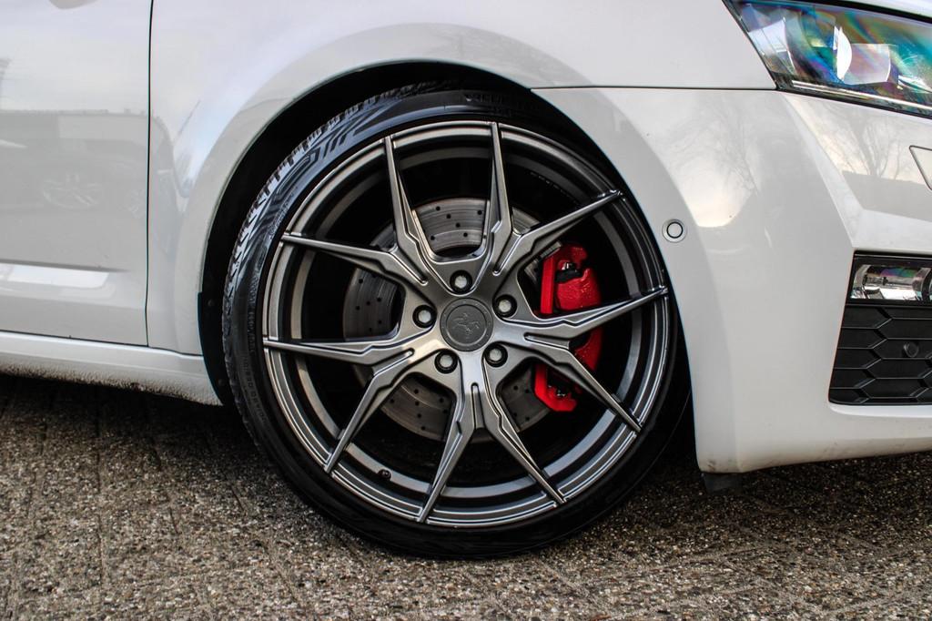 Skoda Octavia Combi 2.0 TSI RS PANO ACC NAP EXPORT/HANDEL, Auto's, Skoda, 730 kg, Gebruikt, 4 cilinders, Leder en Stof