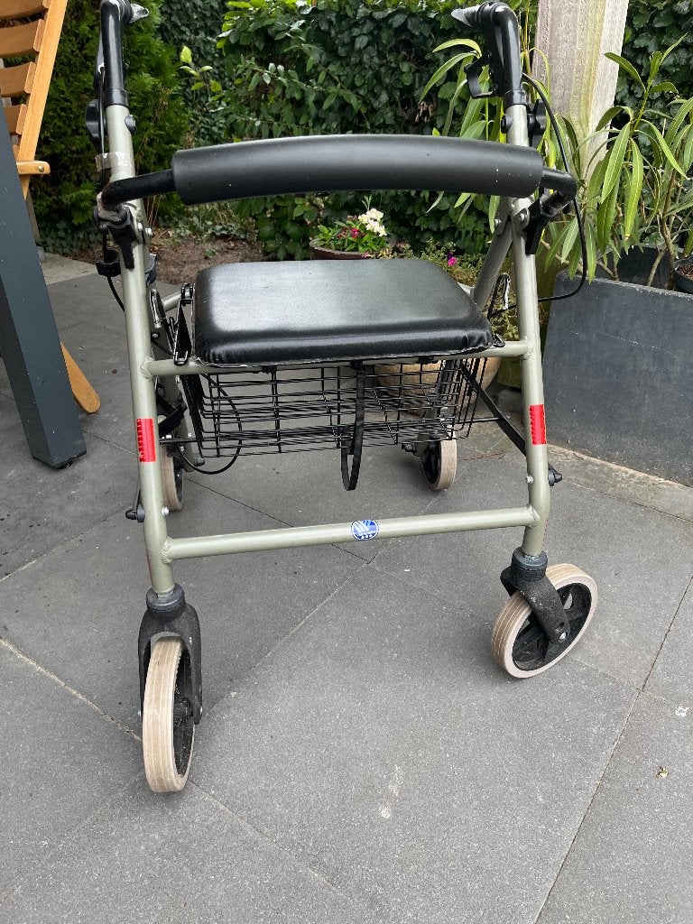 Rollator, Ophalen, Opvouwbaar, Zo goed als nieuw