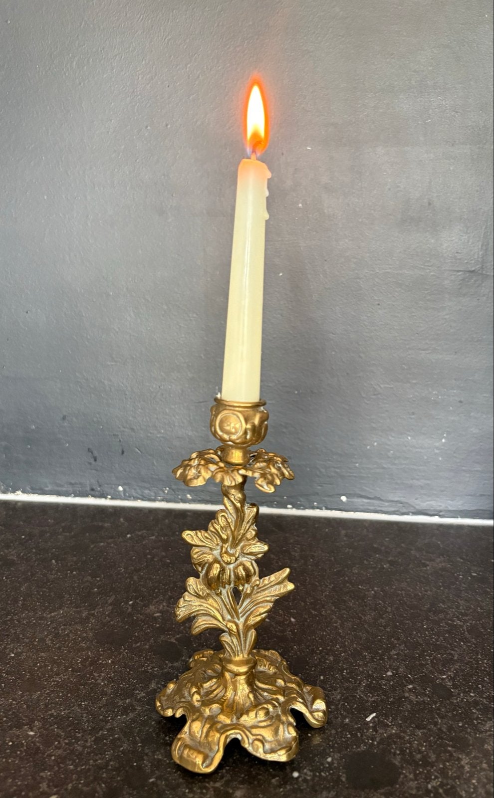 Antieke Franse Messing Kandelaar – Art Nouveau/Rococo (17cm), Antiek en Kunst, Ophalen, Koper of Brons
