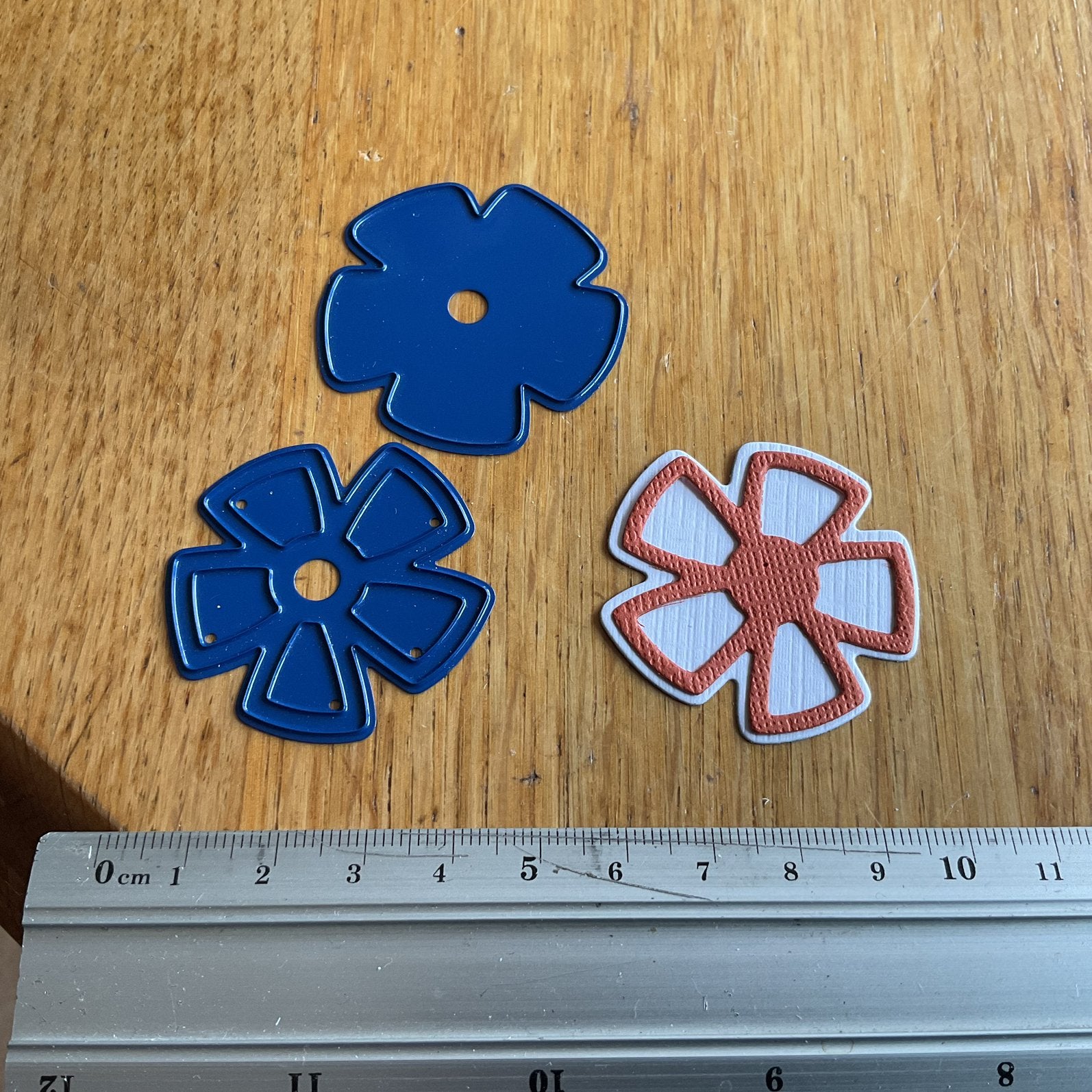 Snijmal set bloem 2 delig van Marianne design 1486, Hobby en Vrije tijd, Ophalen of Verzenden, Zo goed als nieuw, Overige thema's
